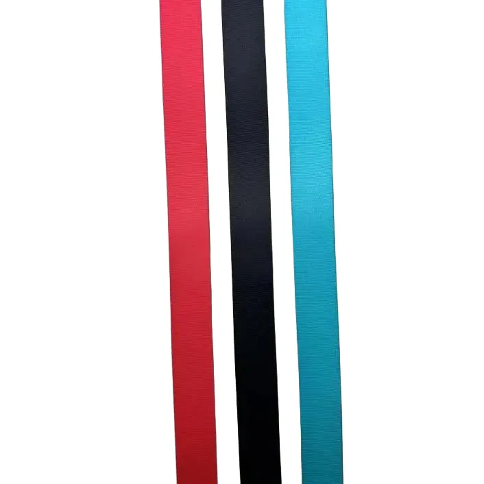 Pasek z imitacją nylonu o delikatnej teksturze